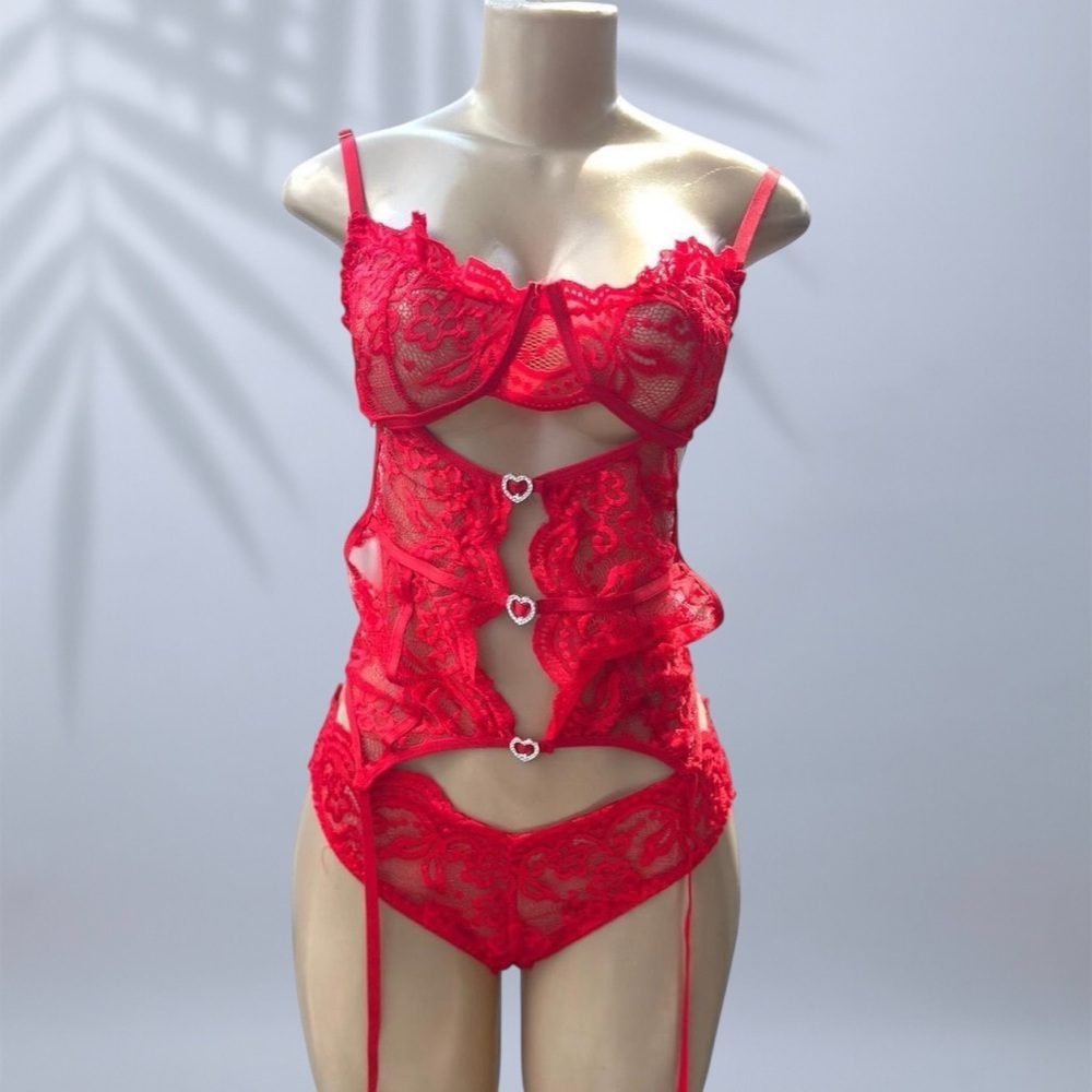 Red Lace Cutout Lingerie Set – Heart Detail Corset Style ✧ M - Picture 3 of 5